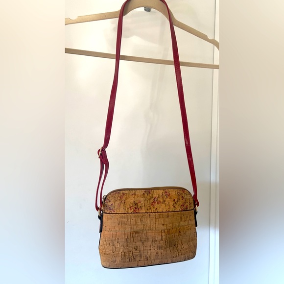 Portuguese cork and red vegan leather purse - Picture 2 of 13